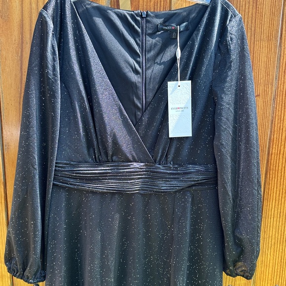 Ever-Pretty Women's Glitter A Line High Slit V-Neck Plus Size Formal Gown - Picture 4 of 4